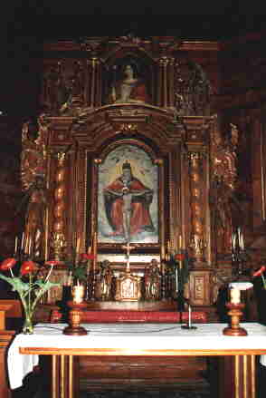ołtarz w kościele św. Trójcy